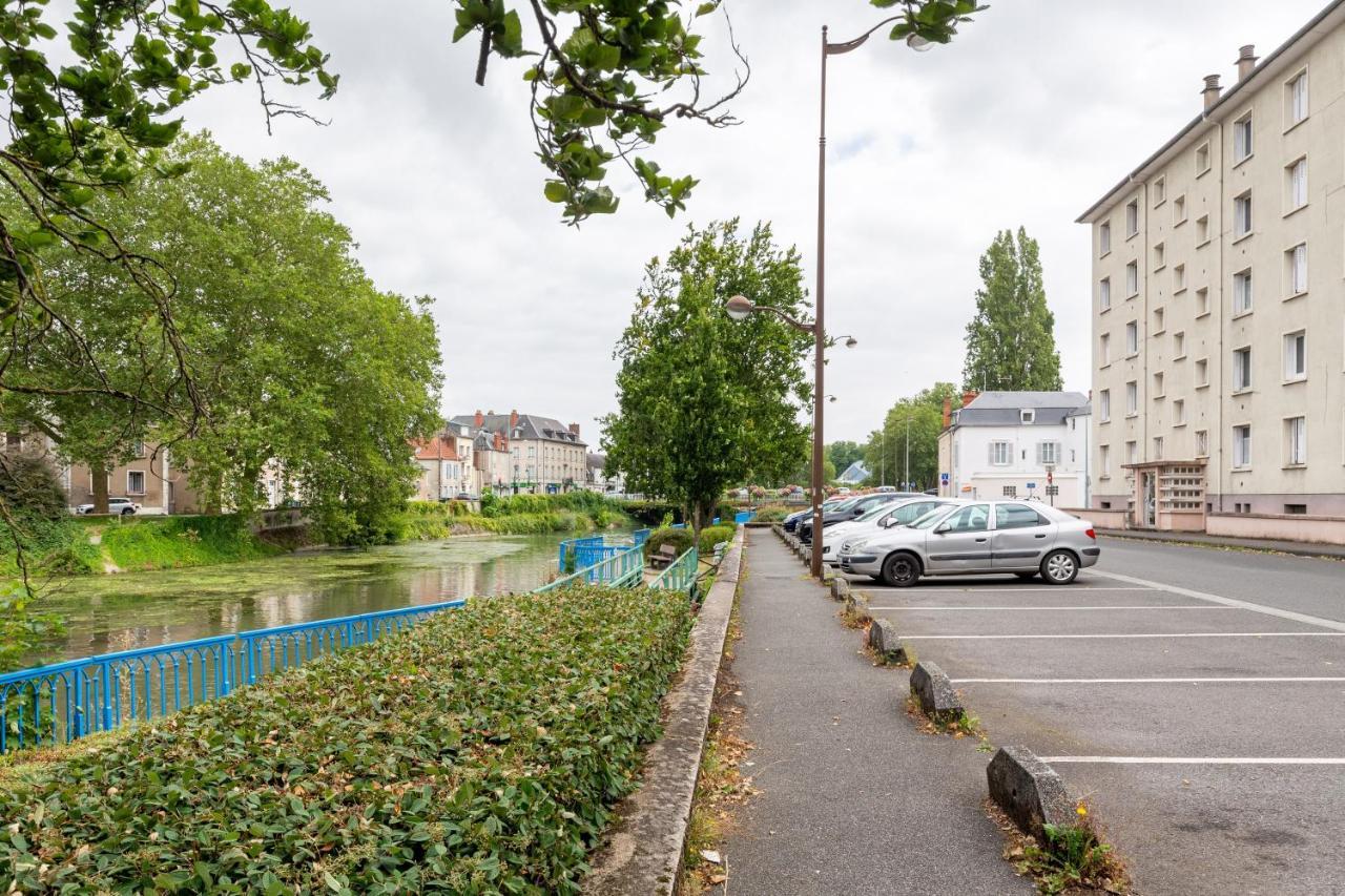 Appart T3 Bien Situe A Bourges + Wifi Екстериор снимка